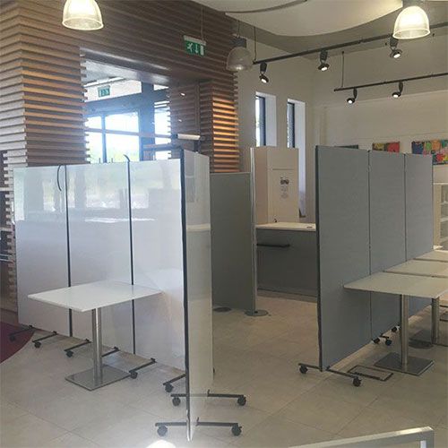 Foldable room divider with white gloss laminate